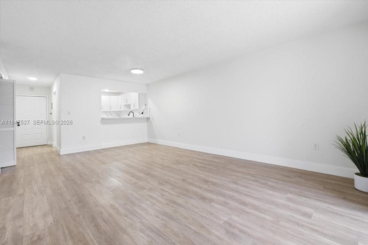 6960 Miami Gardens Dr # 2-124, Hialeah, FL 33015 photo 2
