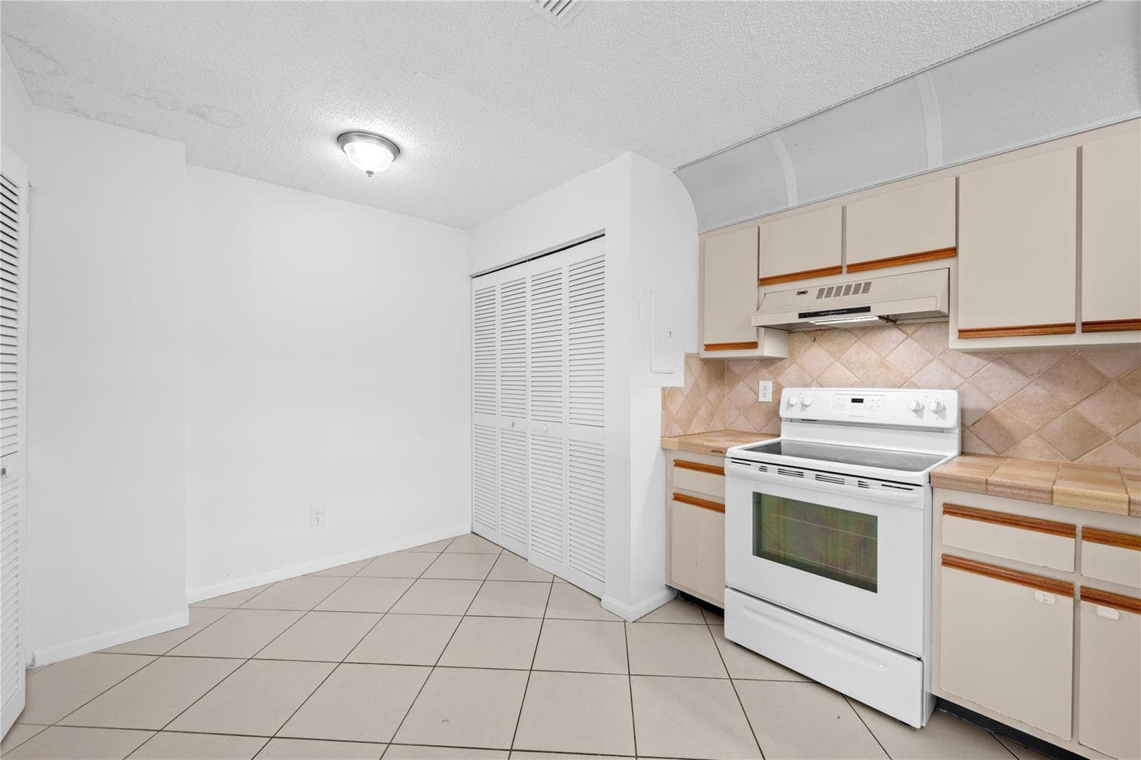 3574 NW 95th Terrace # 8q, Fort Lauderdale, FL 33351 photo 5