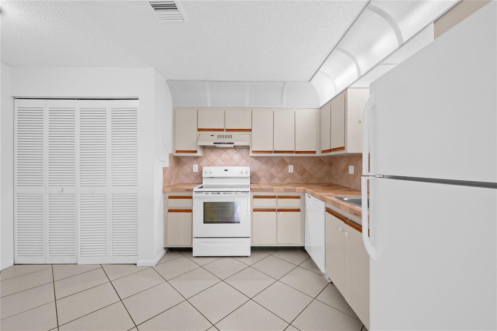 3574 NW 95th Terrace # 8q, Fort Lauderdale, FL 33351 photo 4