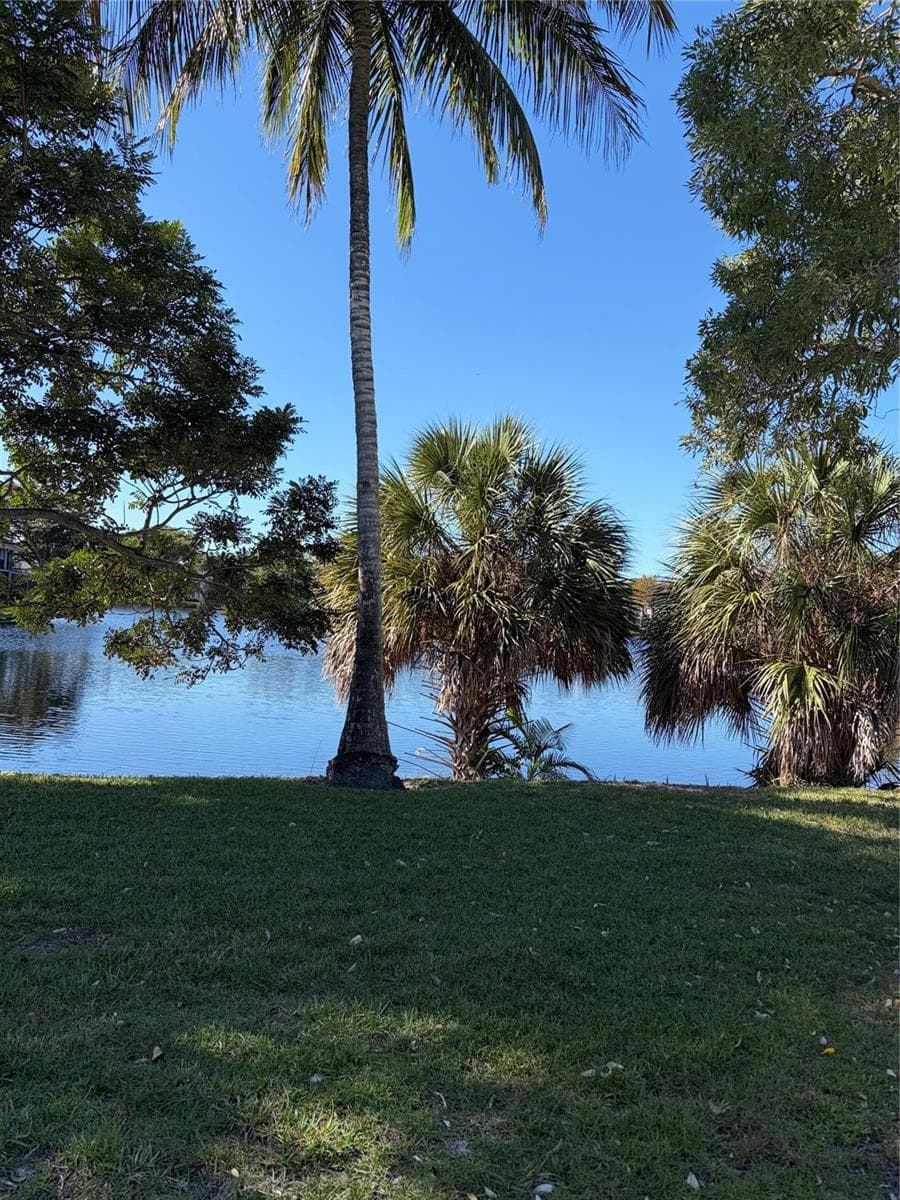 21 Jacaranda Drive # 121, Plantation, FL 33324 photo 3