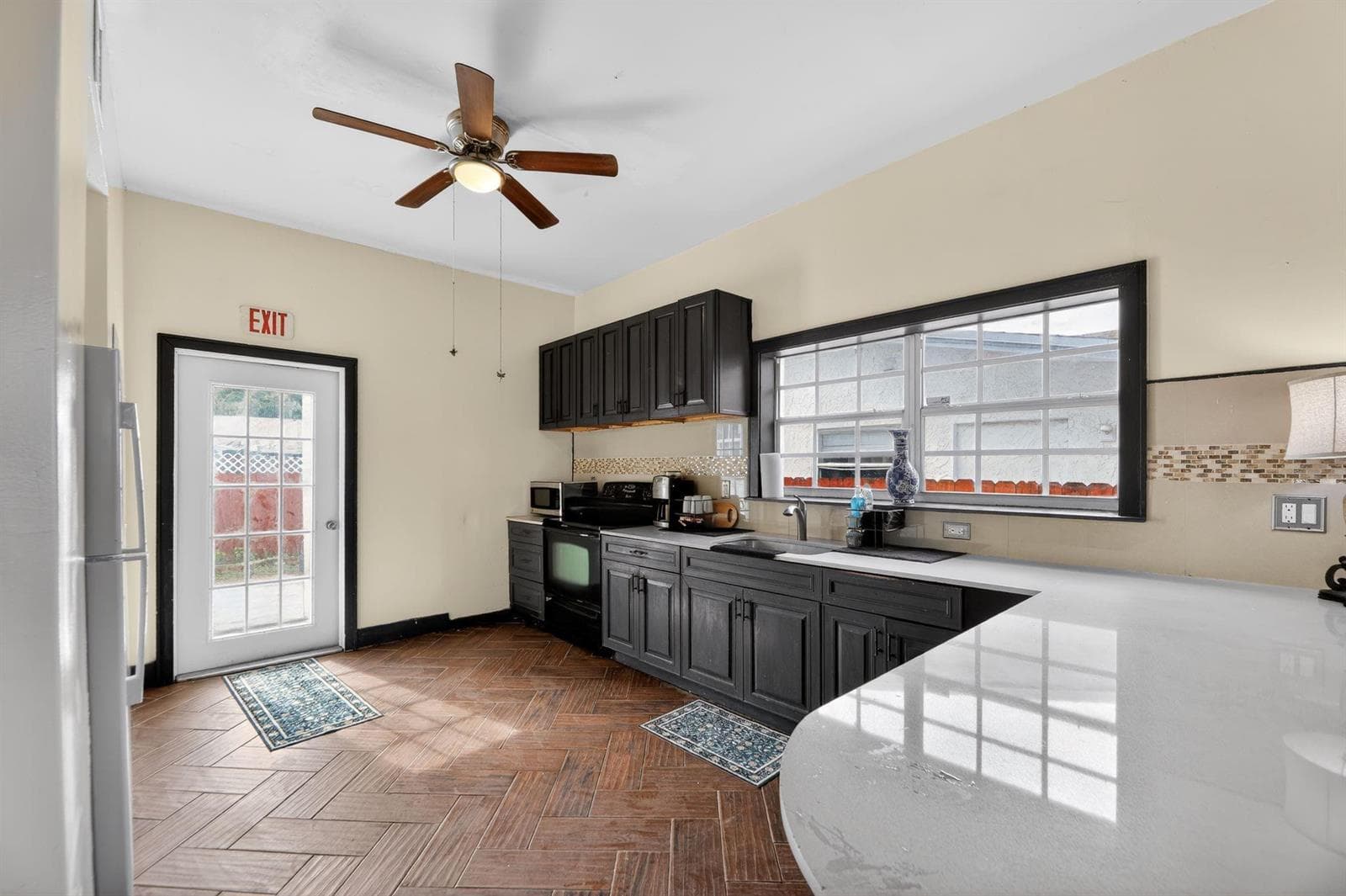 1934 Washington Street, Hollywood, FL 33020 photo 4