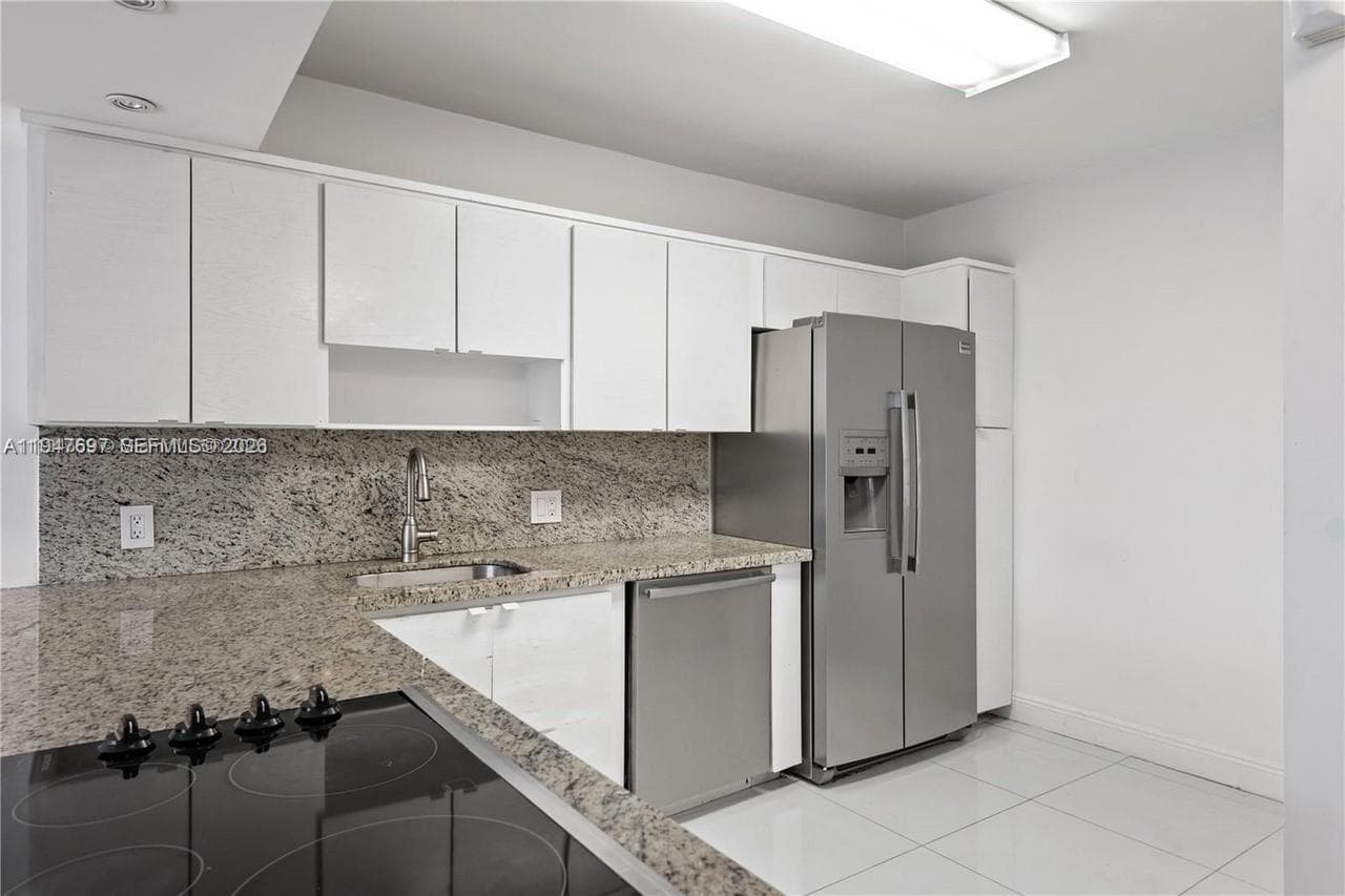 20335 W Country Club Dr # 209, Aventura, FL 33180 photo 3