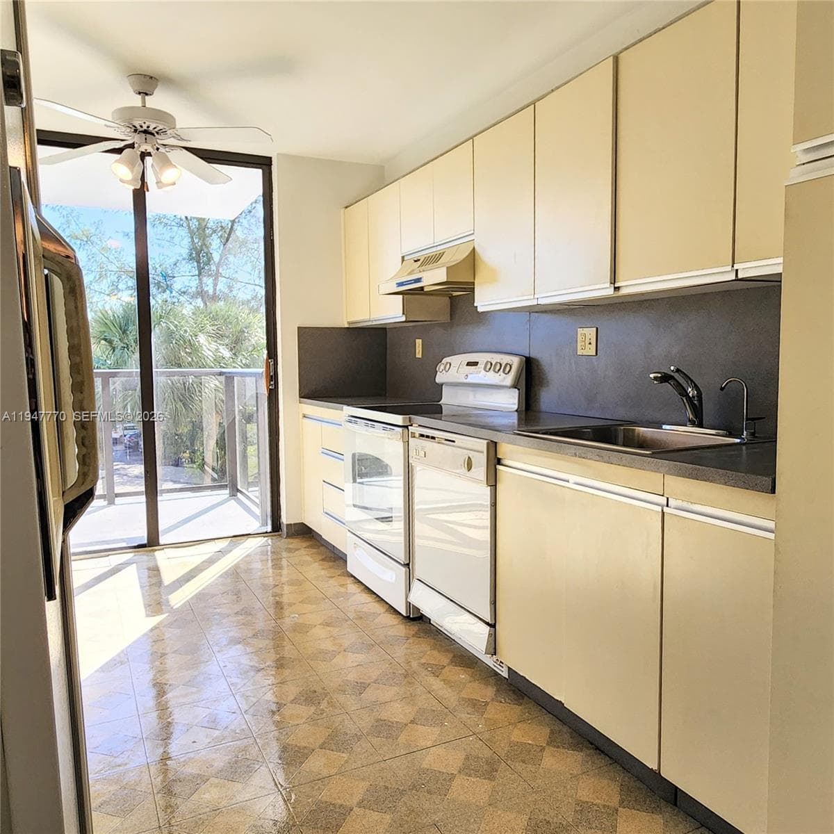 18151 NE 31st Ct # 301, Aventura, FL 33160 photo 4