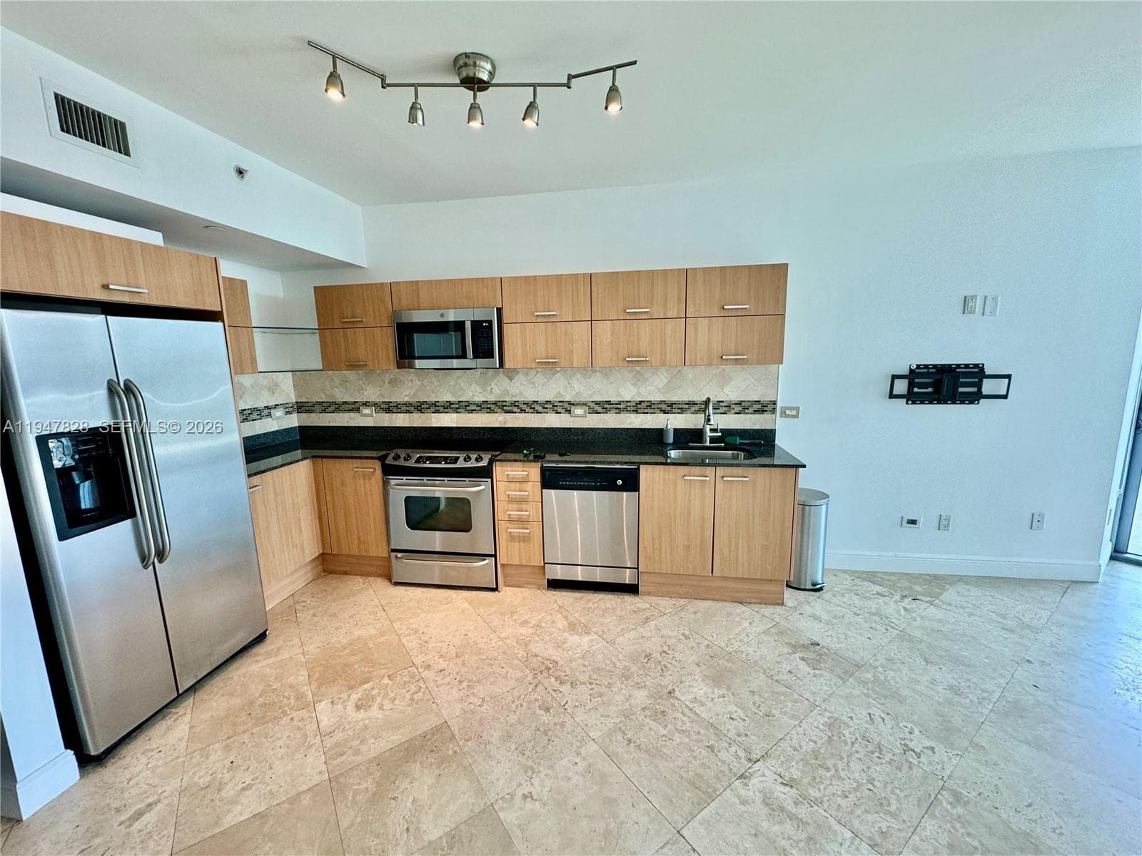 350 S Miami Ave # 2912, Miami, FL 33130 photo 4