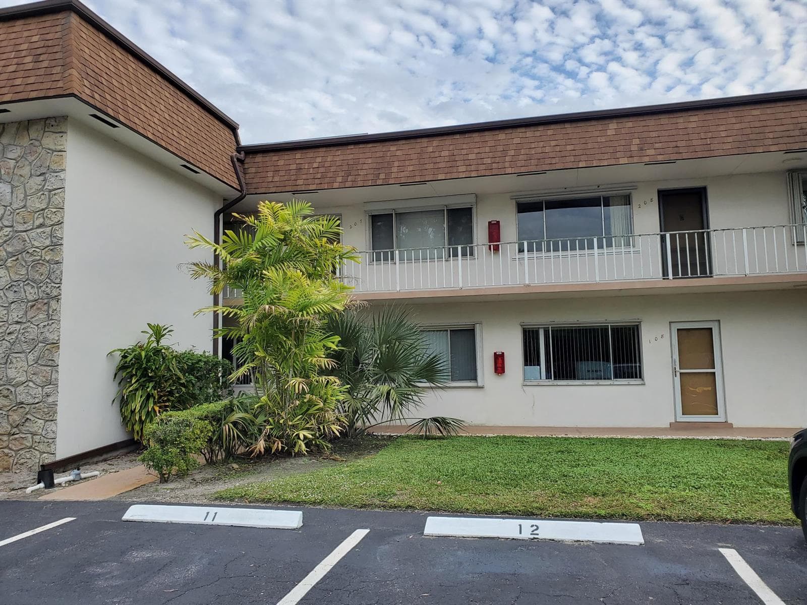 2878 Donnelly Drive # 106, Lake Worth, FL 33462 photo 2
