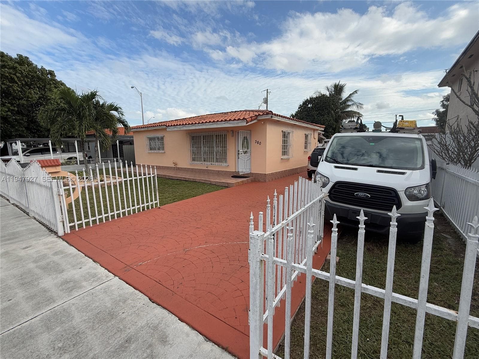 380 W 41st St, Hialeah, FL 33012 photo 2