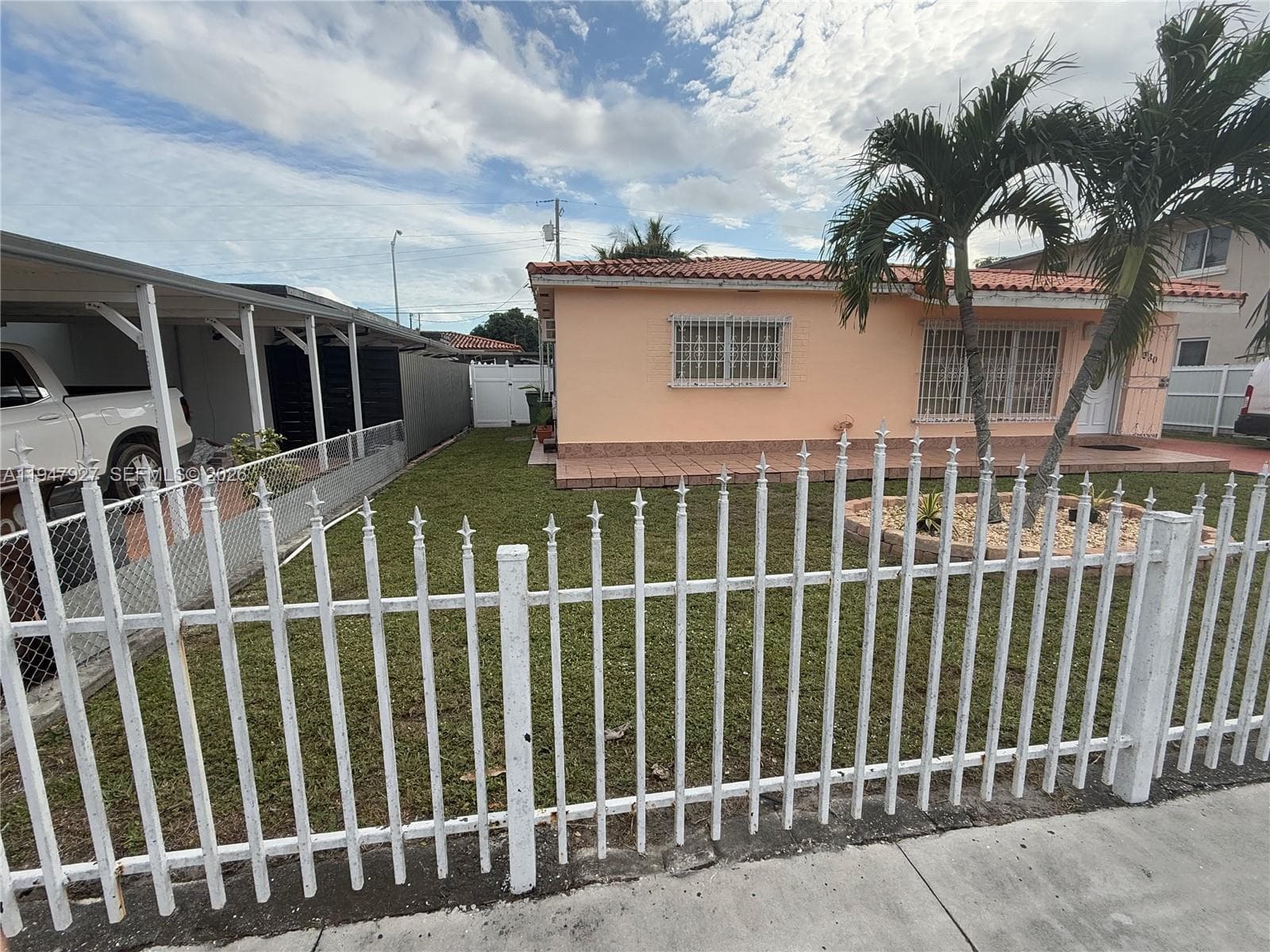 380 W 41st St, Hialeah, FL 33012 photo 3