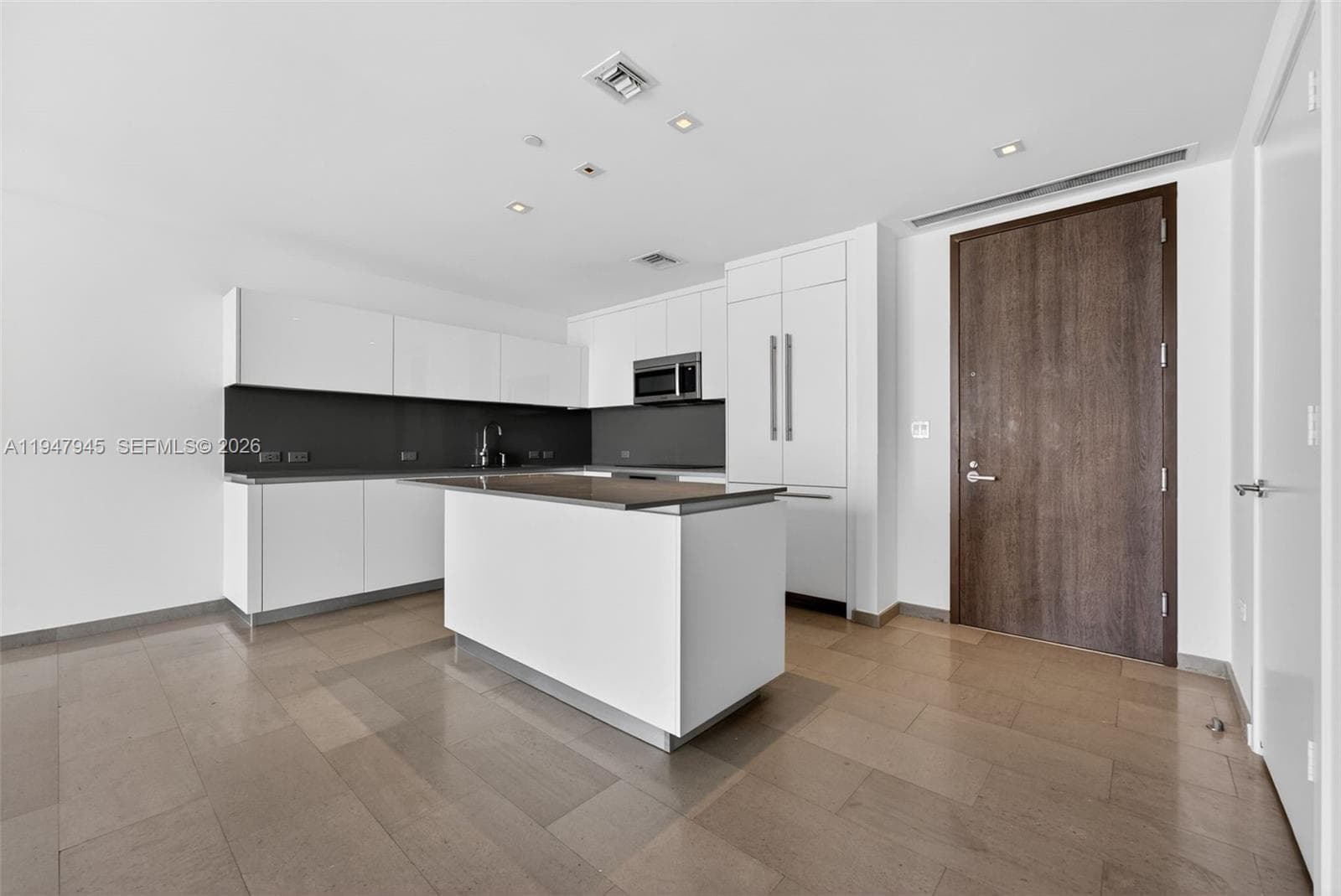 68 SE 6th St # 2110, Miami, FL 33131 photo 3