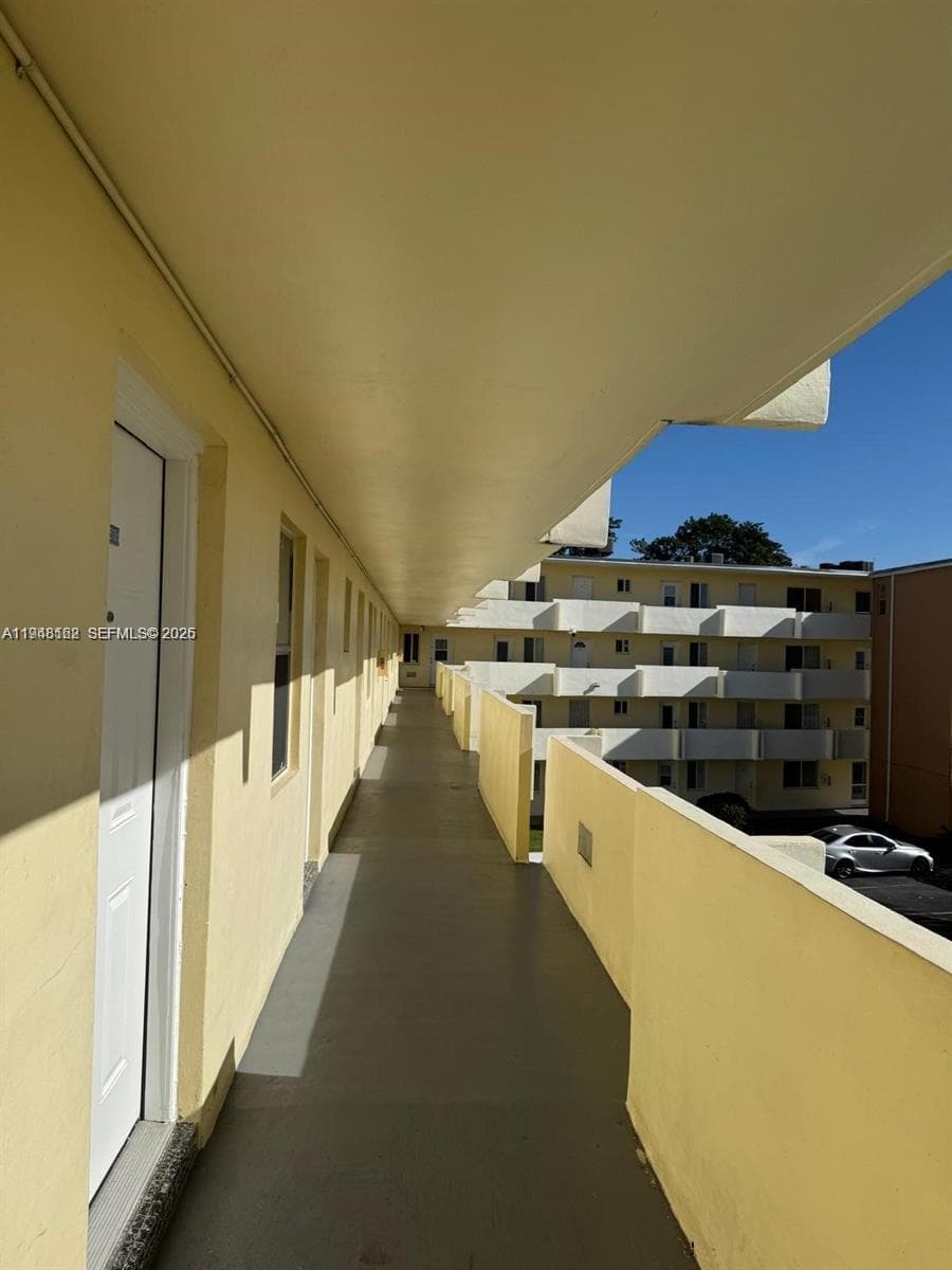 1201 NE 191st St # G313, Miami, FL 33179 photo 2