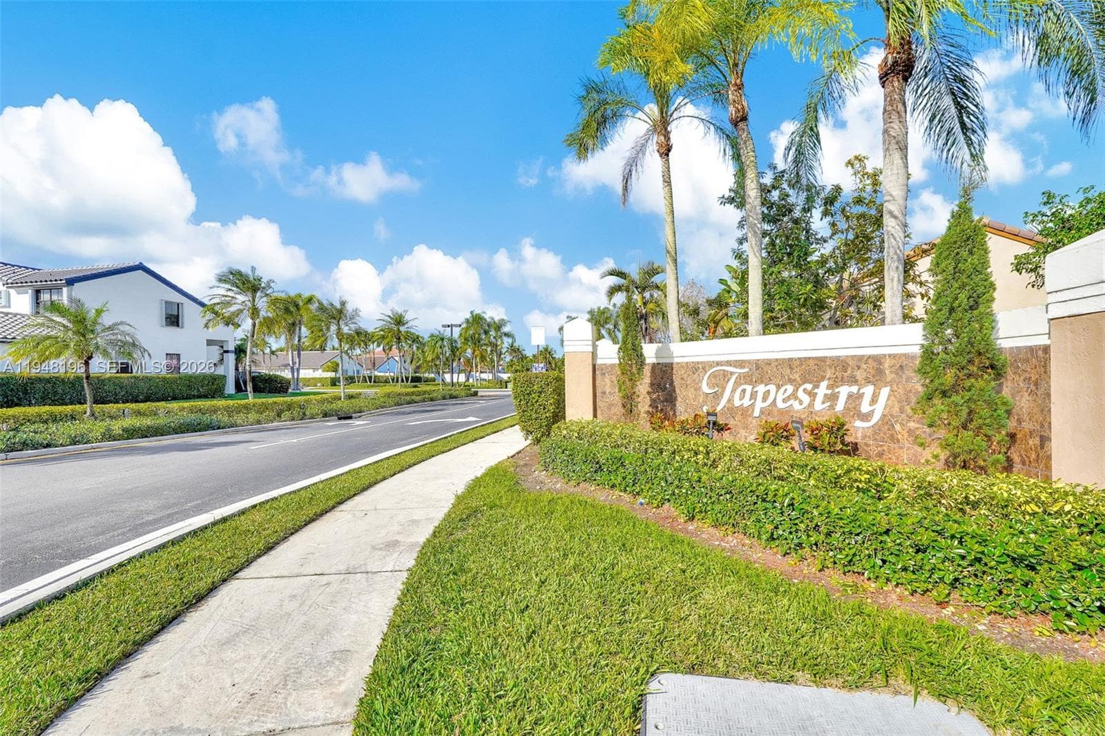 1975 NW 191st Ave, Pembroke Pines, FL 33029 photo 2