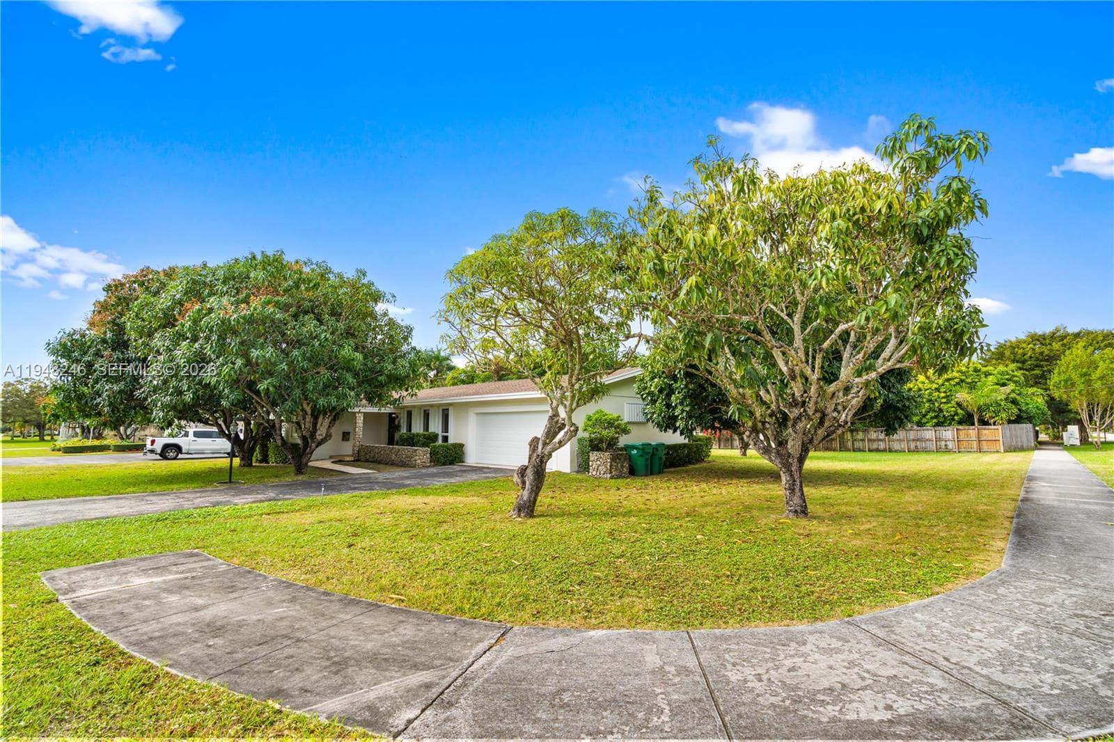 15200 SW 84th Ave, Palmetto Bay, FL 33157 photo 2