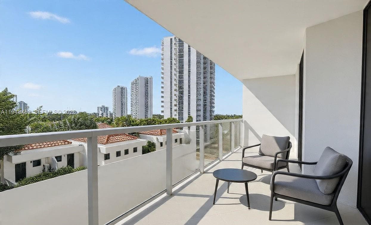 20281 E Country Club Dr # 405, Aventura, FL 33180 photo 4