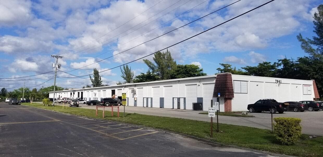7641 Hooper Road, West Palm Beach, FL 33411