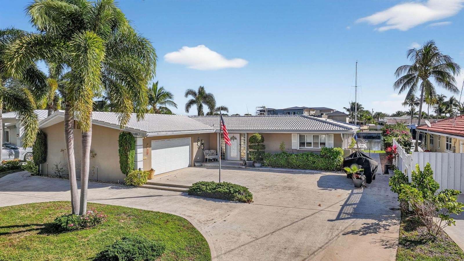 752 Lagoon Drive, North Palm Beach, FL 33408 photo 2