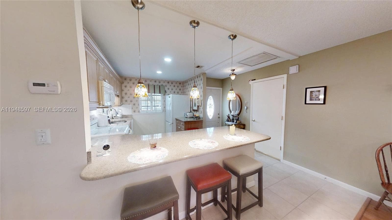 1527 Edgewater Circle, Fort Myers, FL 33919 photo 4