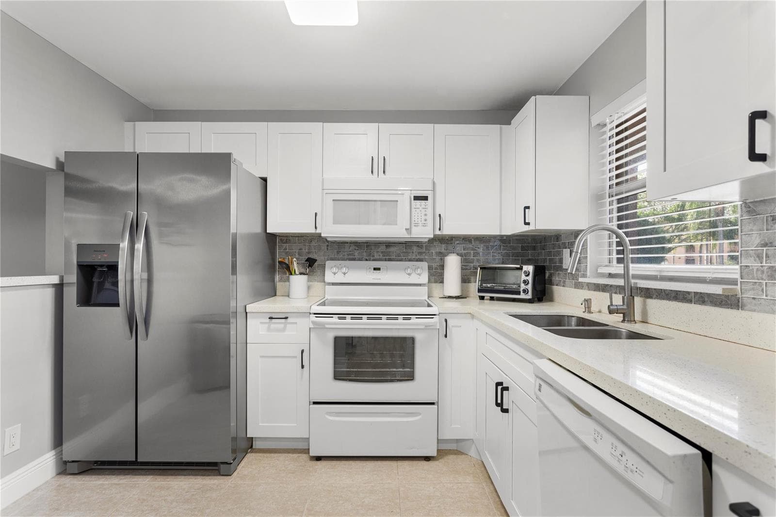 9700 Sunrise Lakes Boulevard # 101, Sunrise, FL 33322 photo 3
