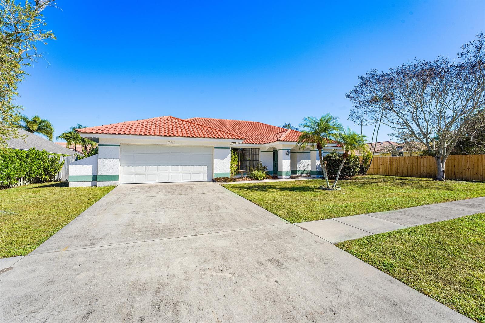 2057 Amesbury Circle, Wellington, FL 33414 photo 2