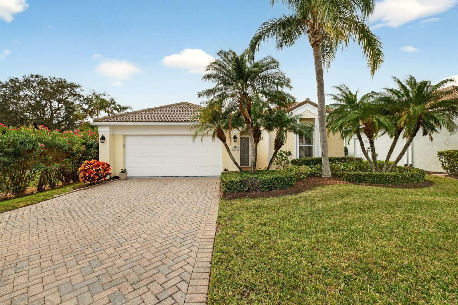 3305 Caracal Drive, Fort Pierce, FL 34949 photo 2
