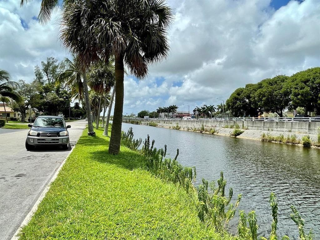 230 SW 1st Street # G-8, Pompano Beach, FL 33060 photo 4