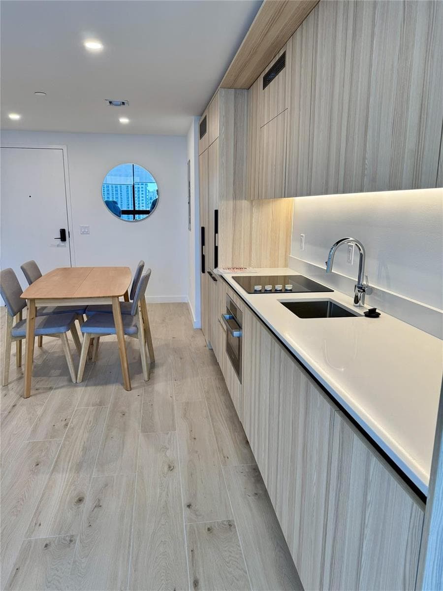 225 N Miami Avenue # 2507, Miami, FL 33128 photo 4