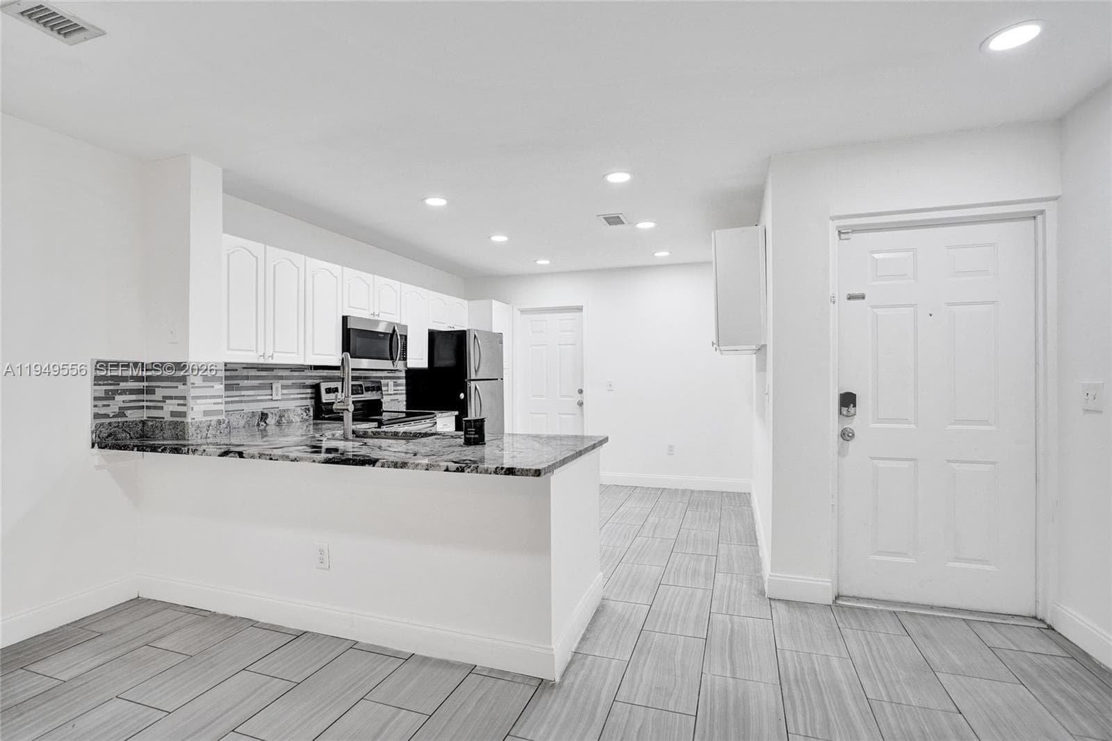 4183 Crystal Lake Dr, Deerfield Beach, FL 33064 photo 5