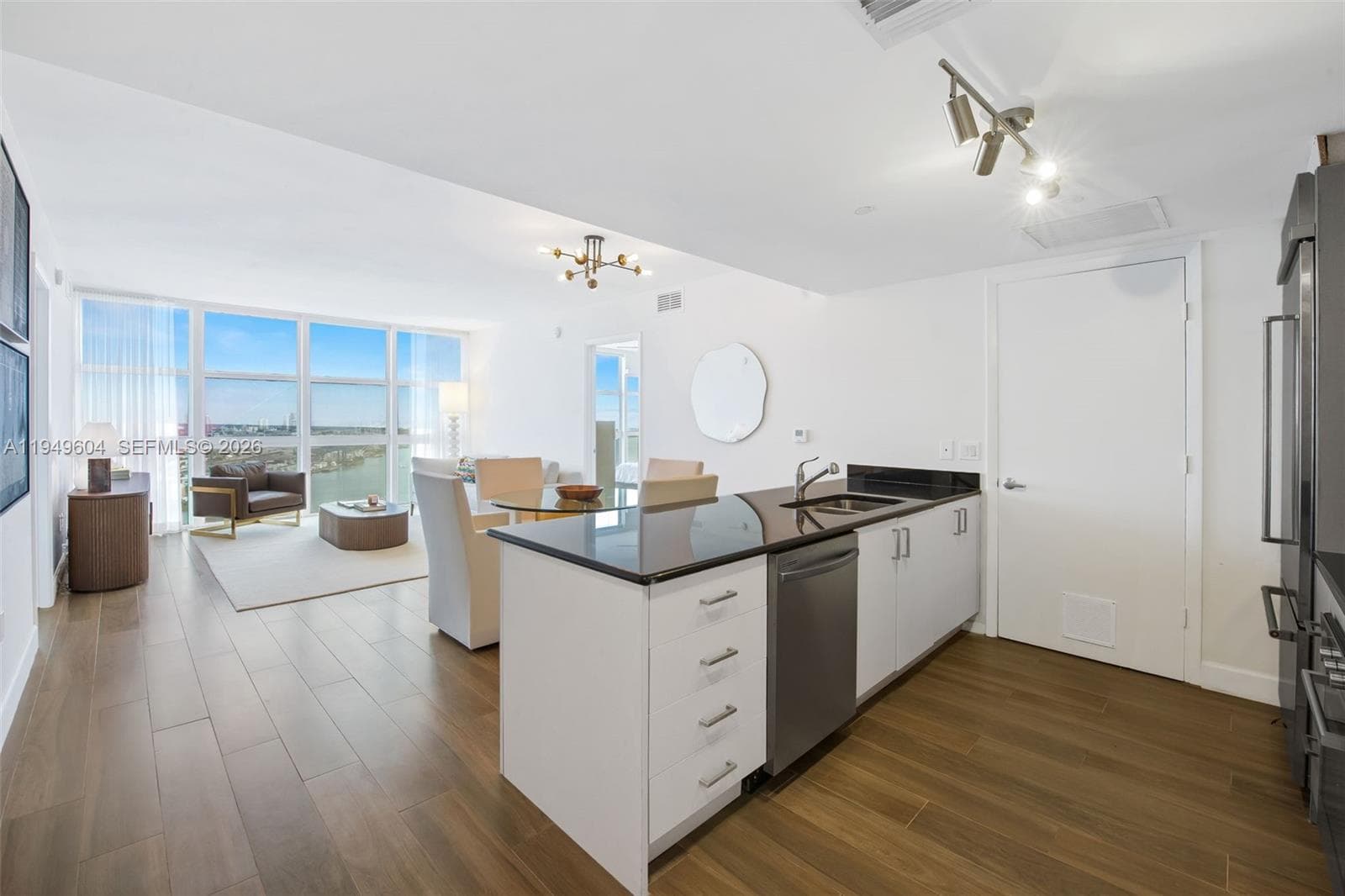 50 Biscayne Blvd # 3904, Miami, FL 33132 photo 3