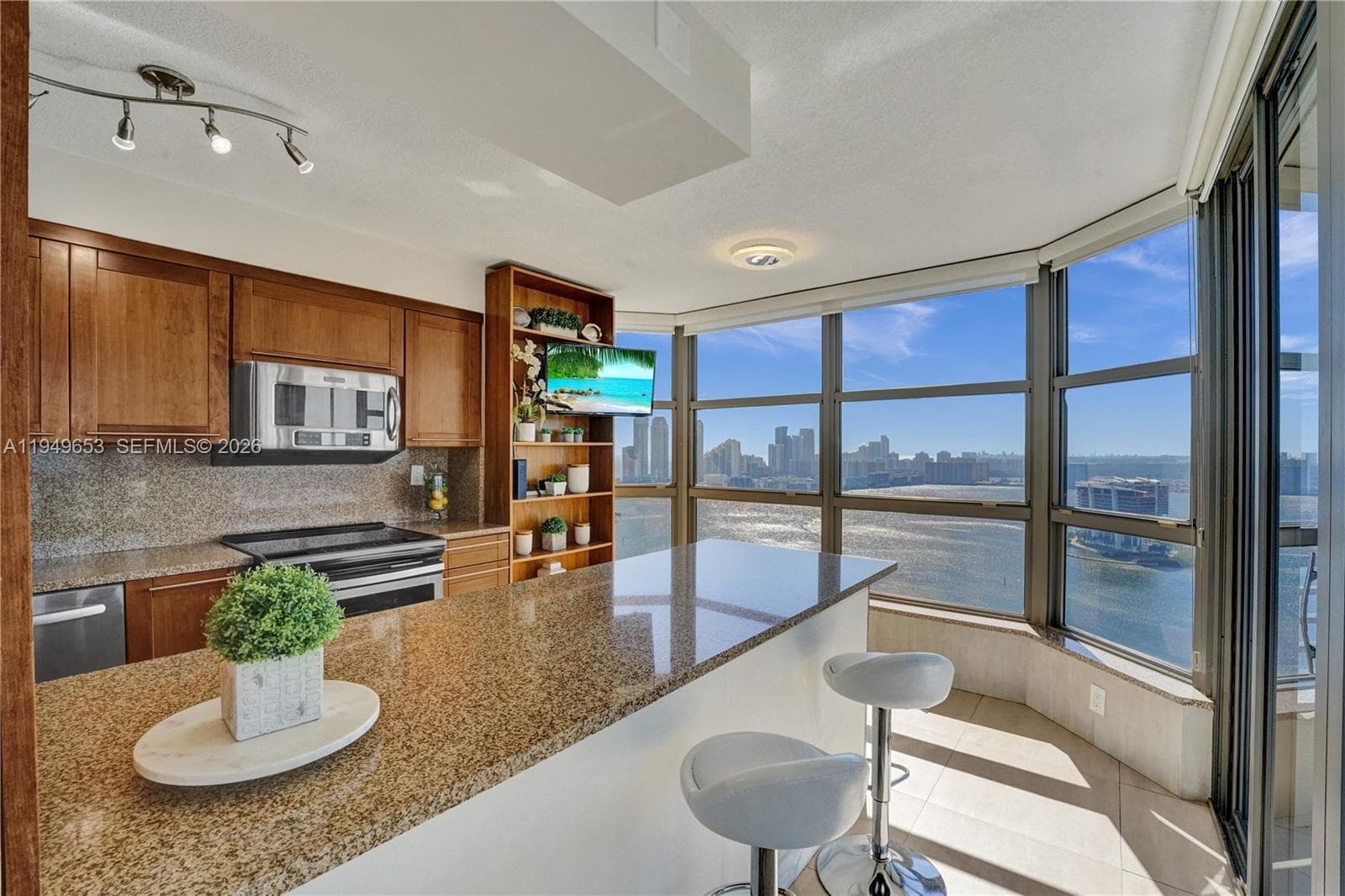 3500 Mystic Pointe Dr # 3601, Aventura, FL 33180