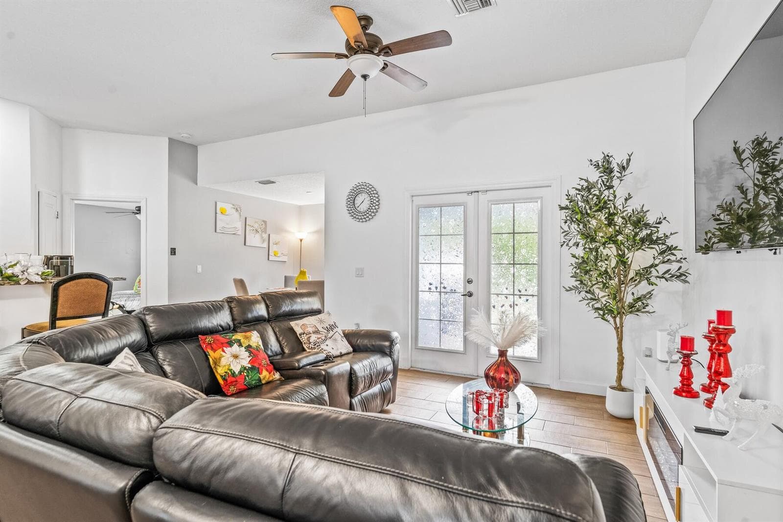 1035 34th Avenue SW, Vero Beach, FL 32968 photo 2