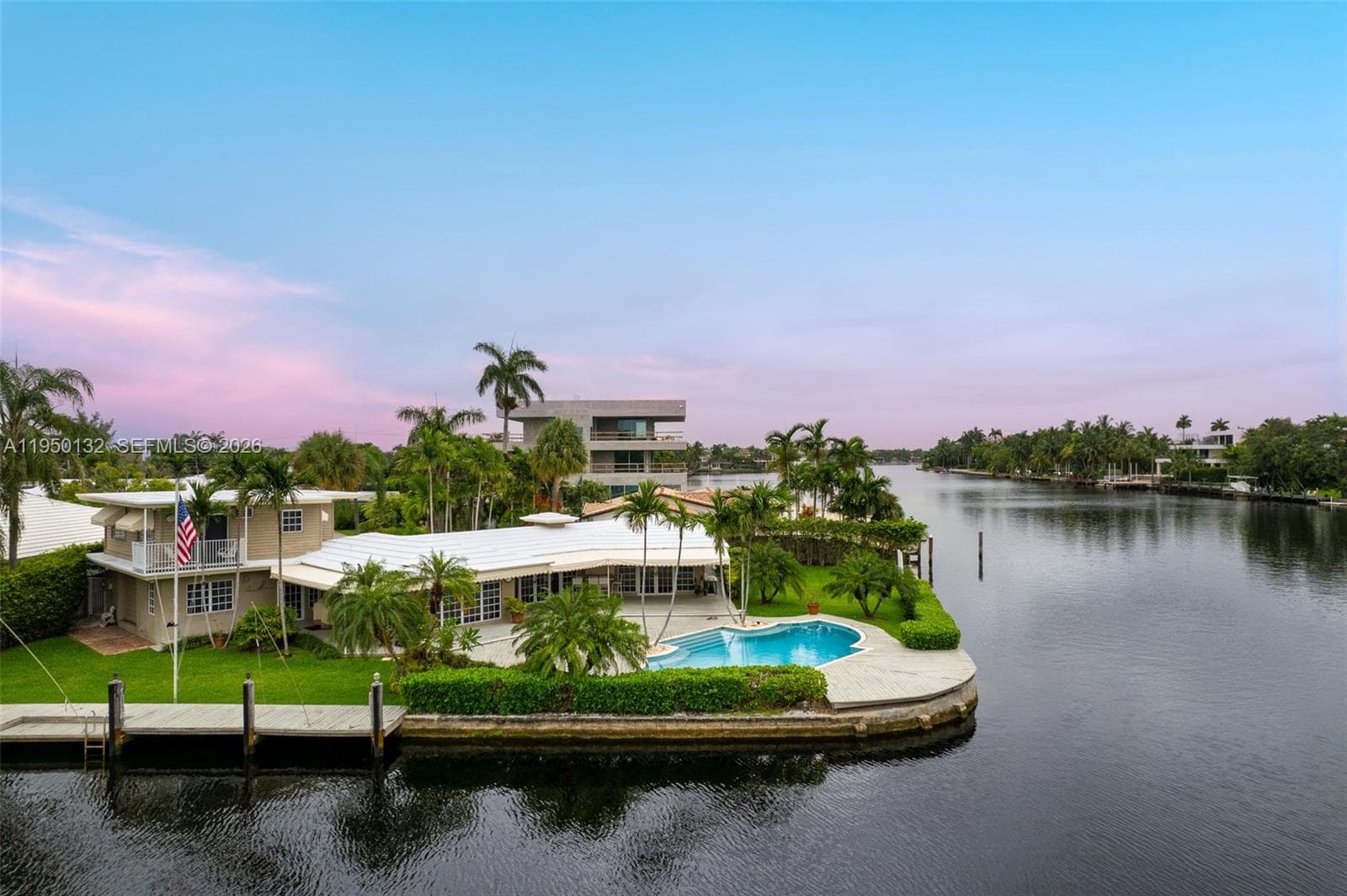 2130 NE 15th St, Fort Lauderdale, FL 33304 photo 3