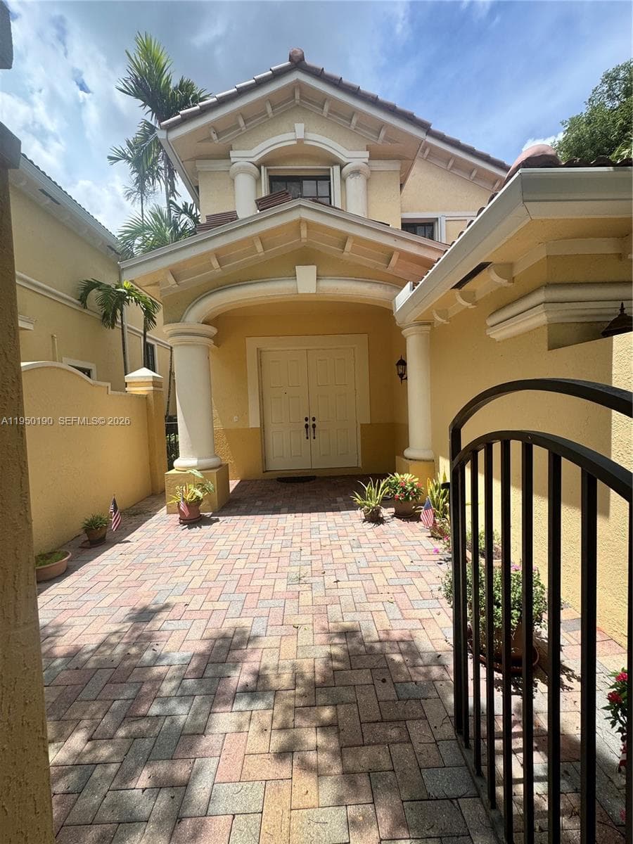 1659 Passion Vine Cir # 18-4, Weston, FL 33326 photo 5