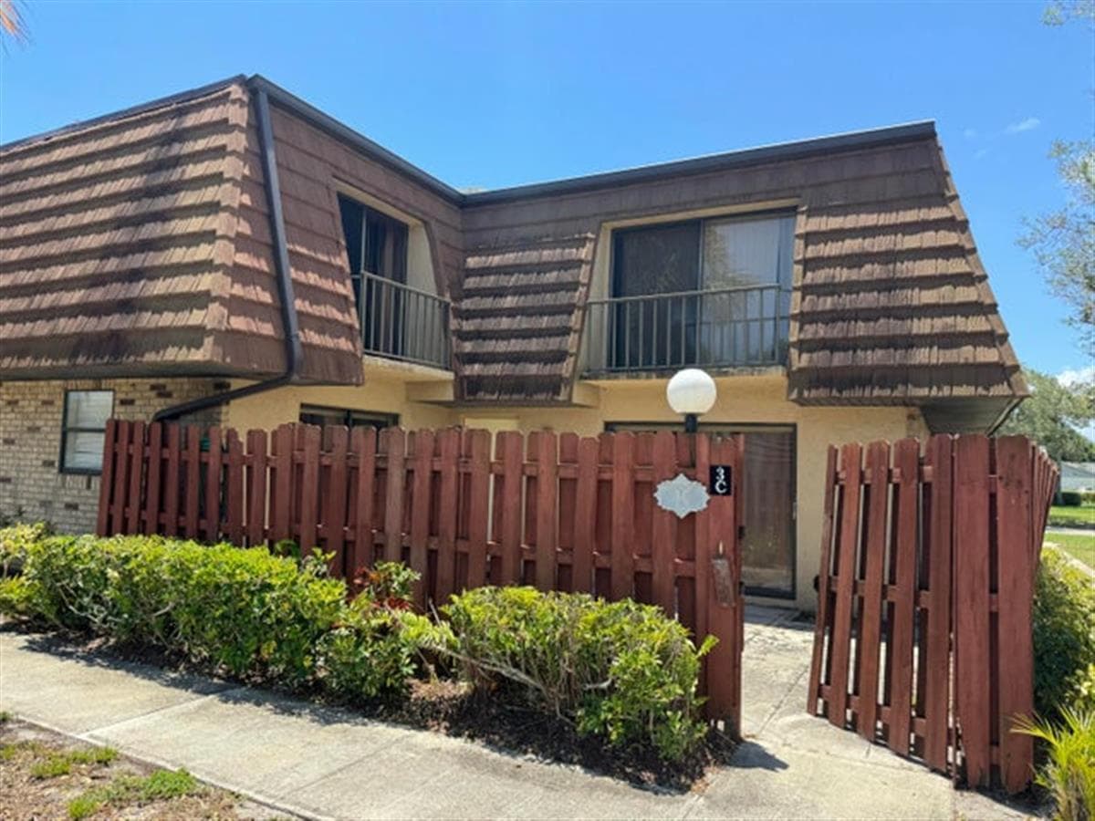 1402 Nebraska Avenue # 3, Fort Pierce, FL 34950 photo 2