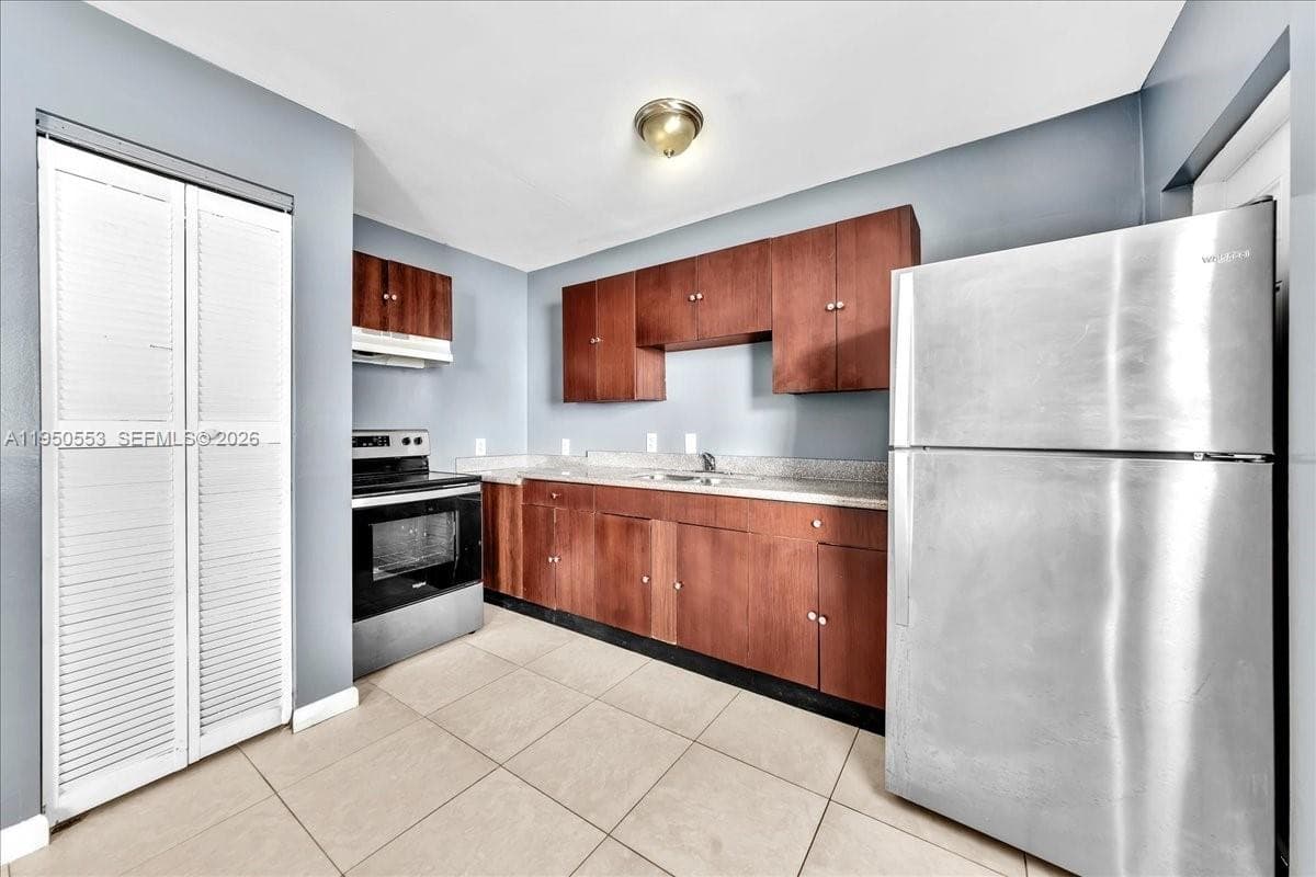 365 NW 8th St # 202, Miami, FL 33136 photo 4