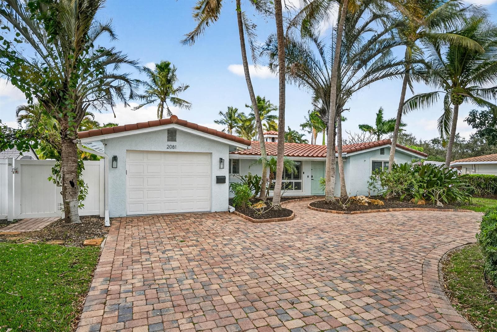 2081 NE 25th Street, Lighthouse Point, FL 33064 photo 2