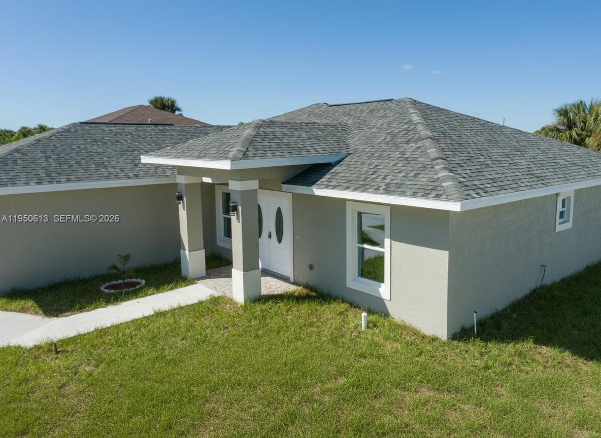 8038 Sunrise Cir., La Belle, FL 33935 photo 2