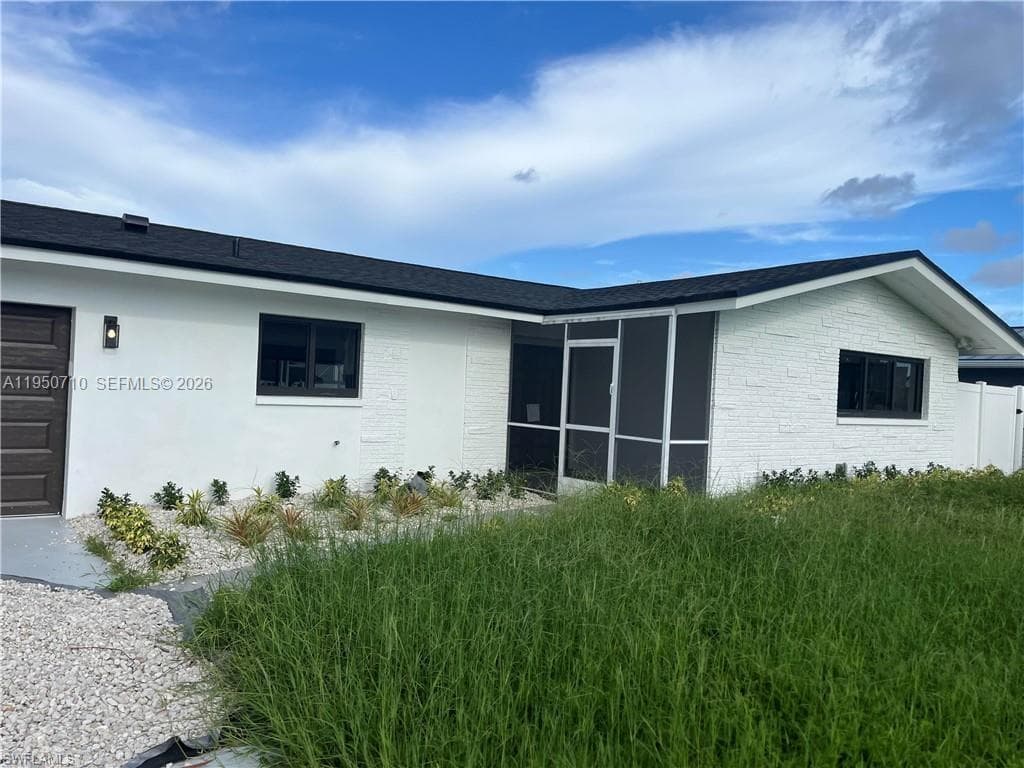 5313 Bayview Ct, Cape Coral, FL 33904