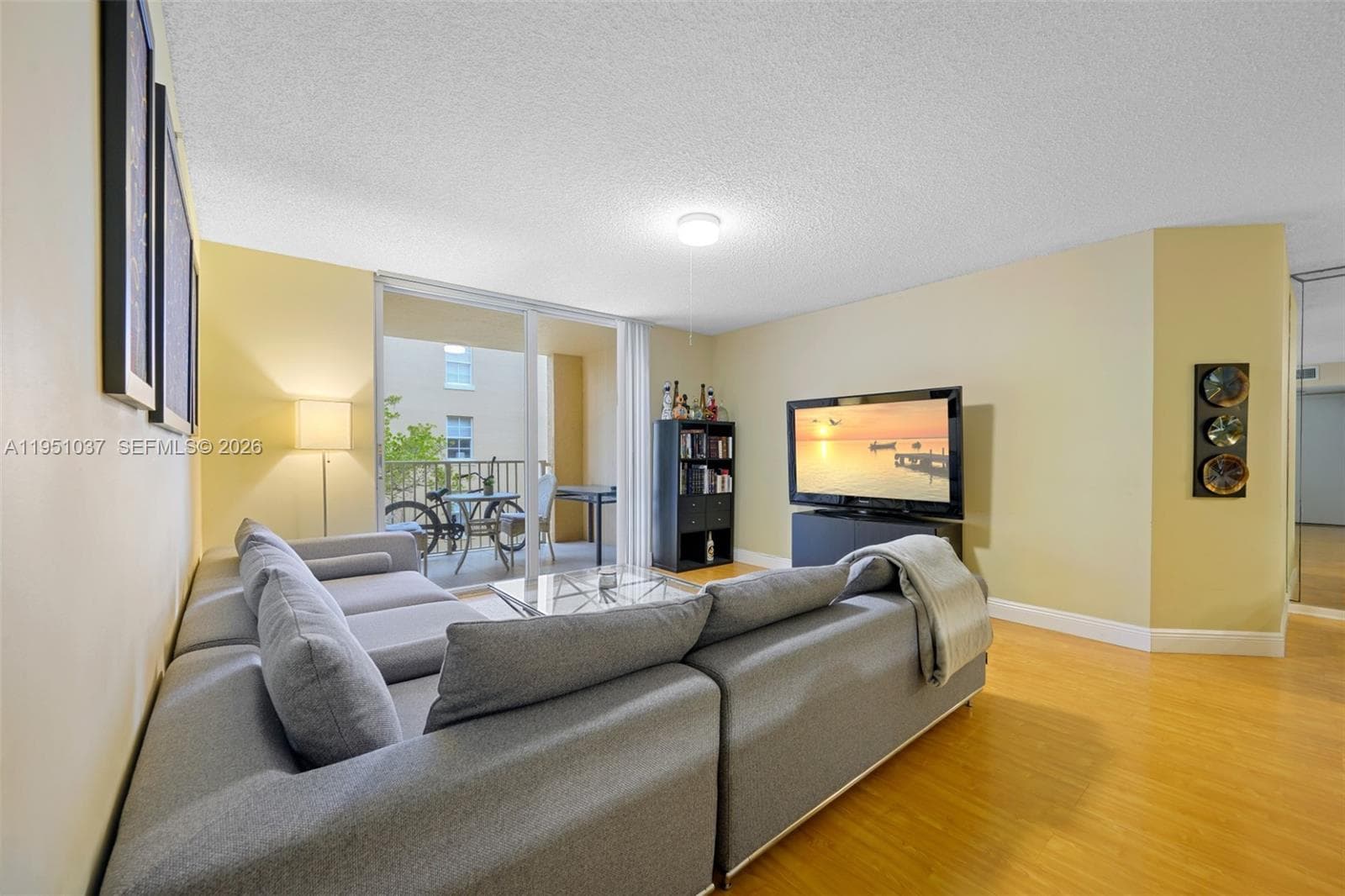 19555 E Country Club Dr # 8303, Aventura, FL 33180 photo 2