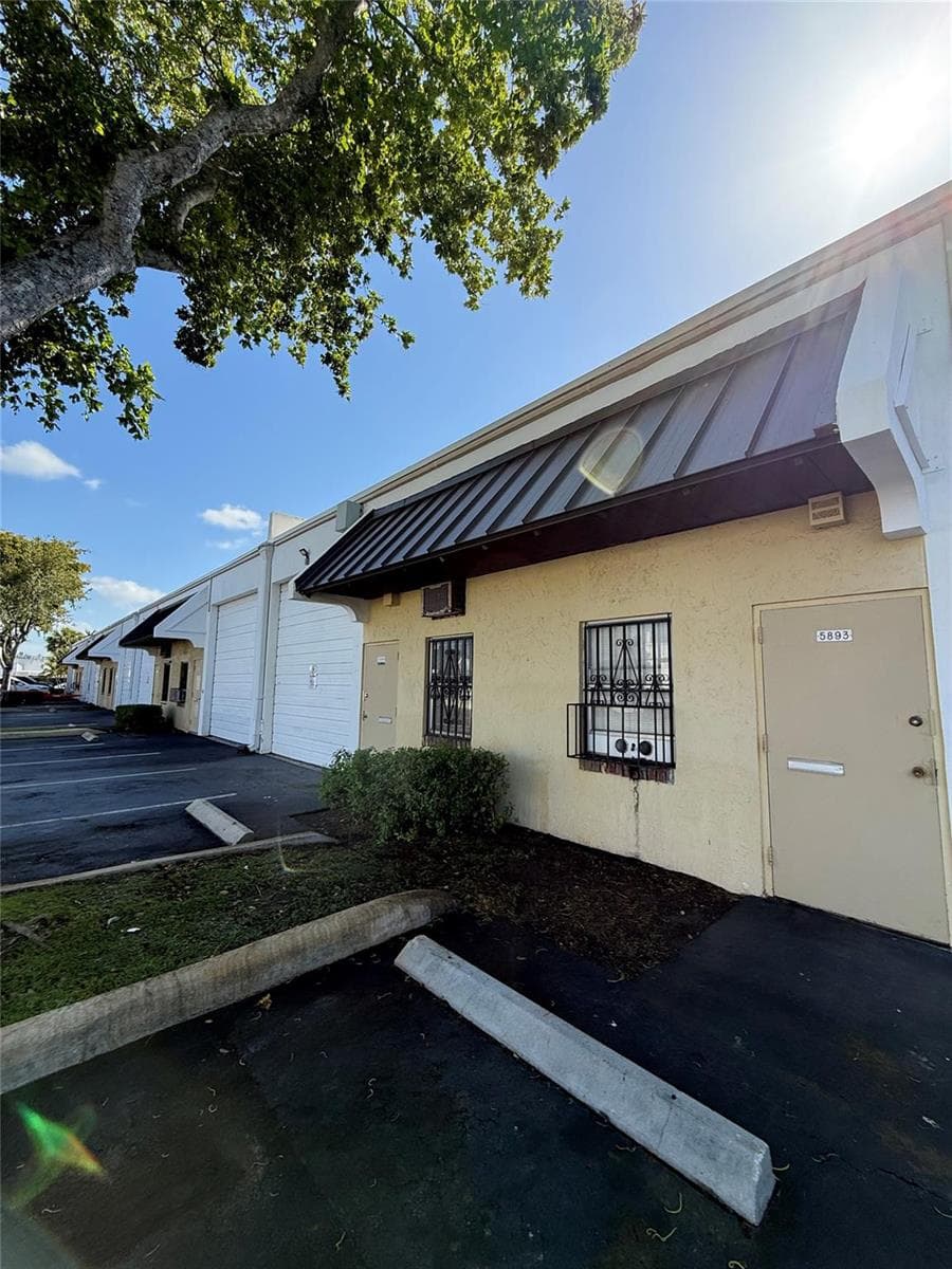 5853 SW 21st Street, West Park, FL 33023