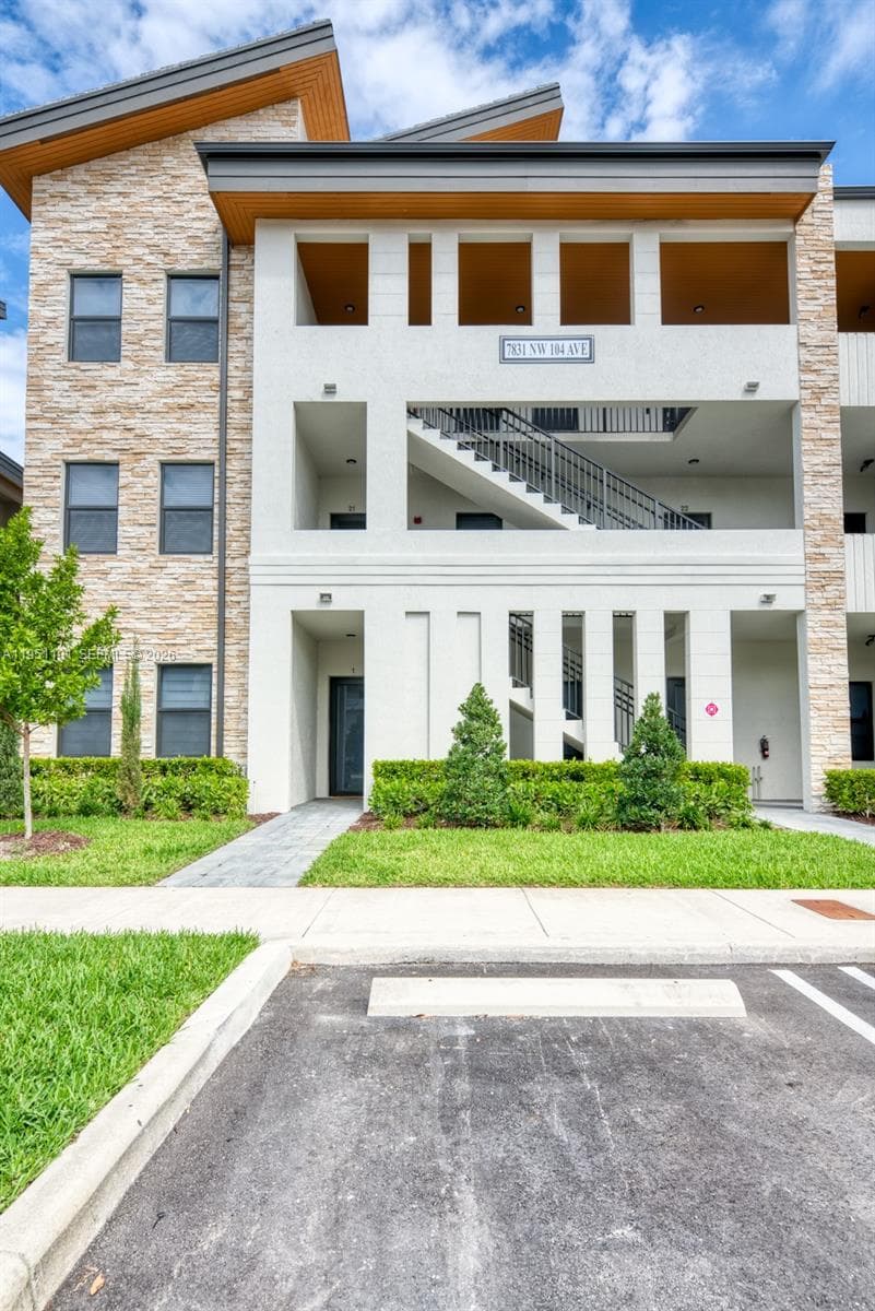 7831 NW 104th Ave # 23, Doral, FL 33178