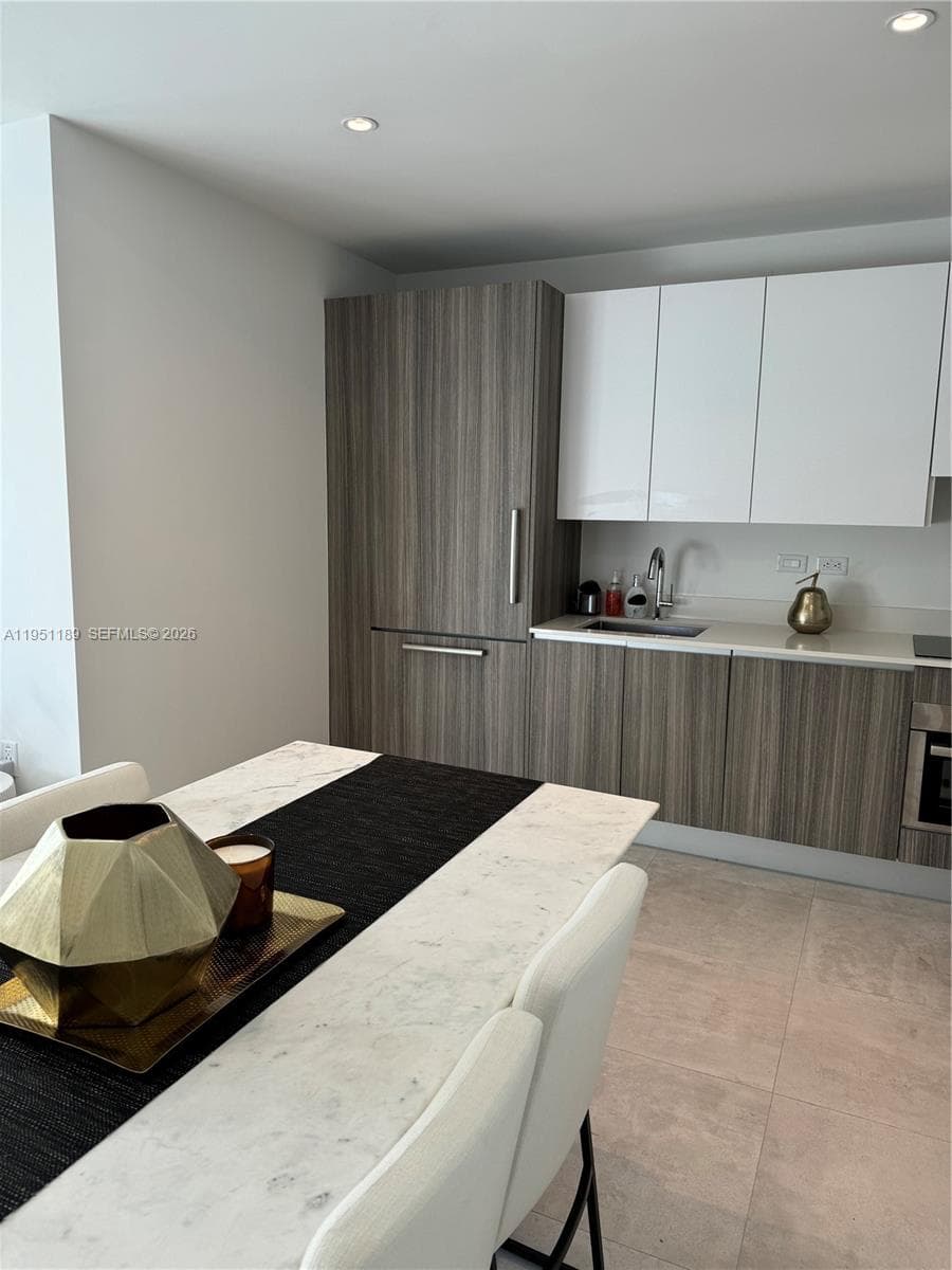 239 SW 9th St # 1405, Miami, FL 33130 photo 4