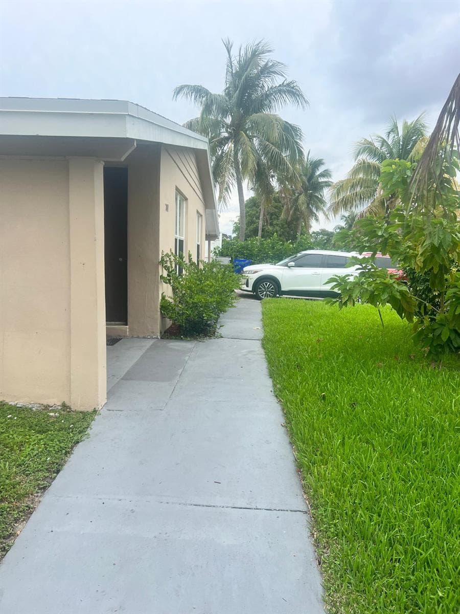 2001 NE 2nd Terrace, Pompano Beach, FL 33060 photo 3