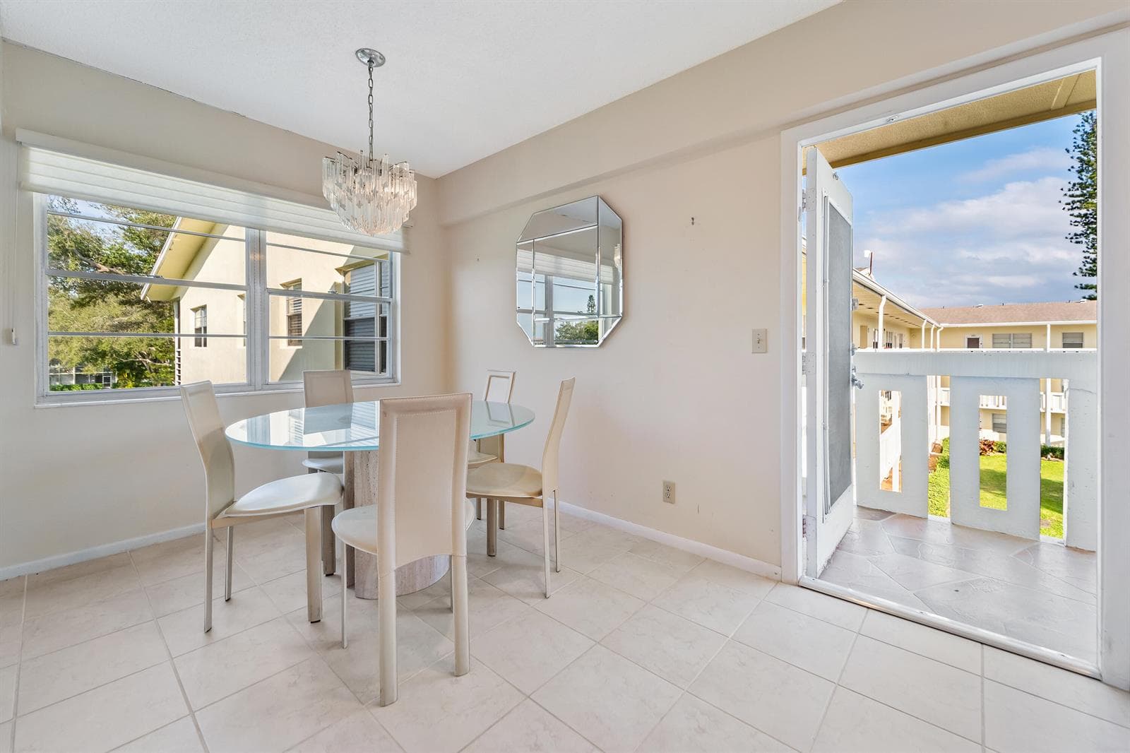 200 Dorset E, Boca Raton, FL 33434 photo 2