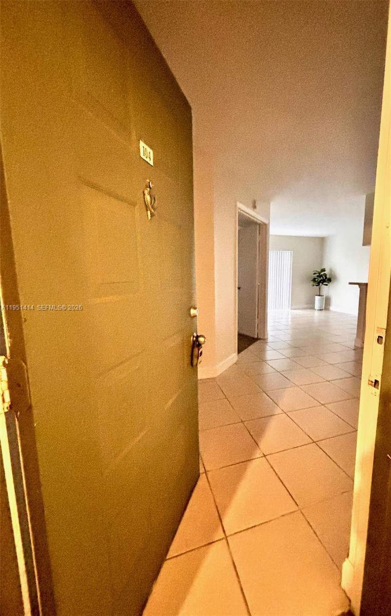 450 S Park Rd # 5-104, Hollywood, FL 33021 photo 2