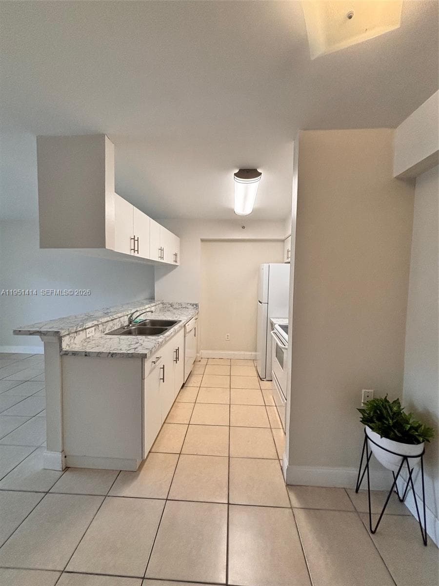 450 S Park Rd # 5-104, Hollywood, FL 33021 photo 5