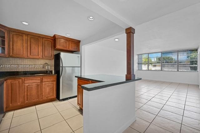 2175 NE 170th St # 206, North Miami Beach, FL 33162 photo 2