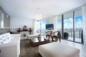 17301 Biscayne Blvd # 2310, North Miami Beach, FL 33160 photo 3