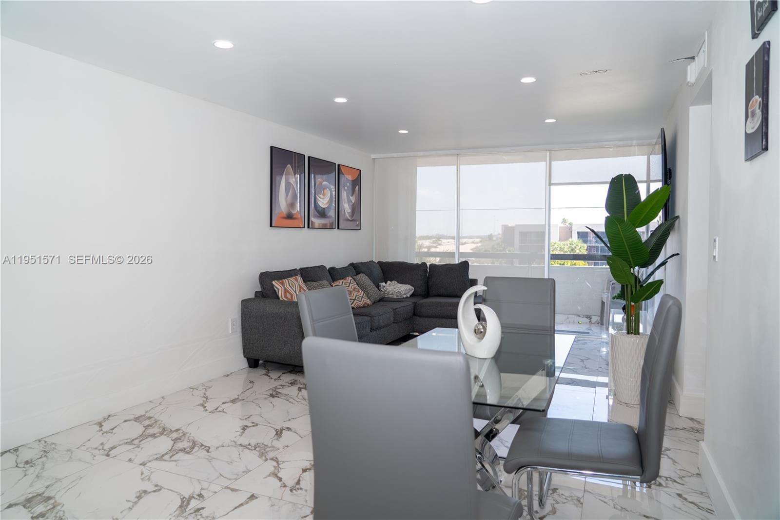 854 NW 87th Ave # 405, Miami, FL 33172 photo 4