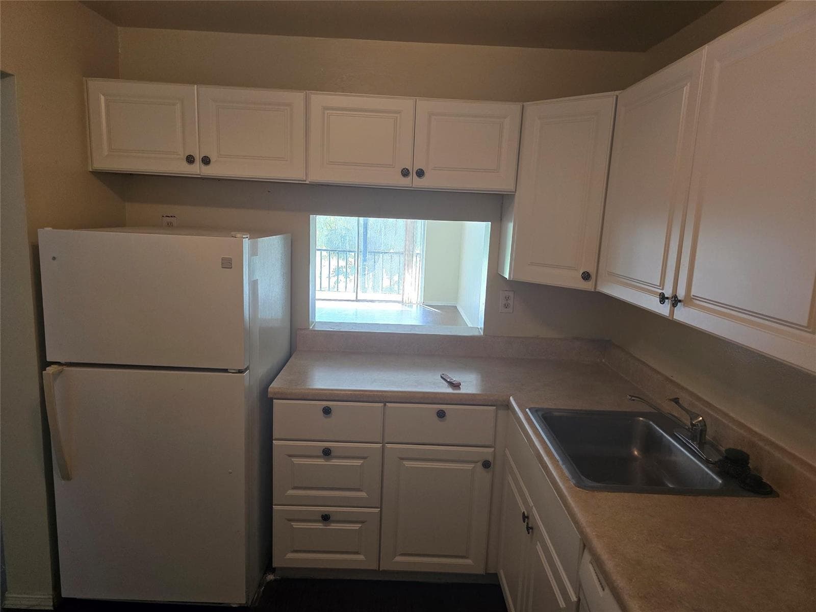 8000 Fairview Drive # 205, Tamarac, FL 33321 photo 3