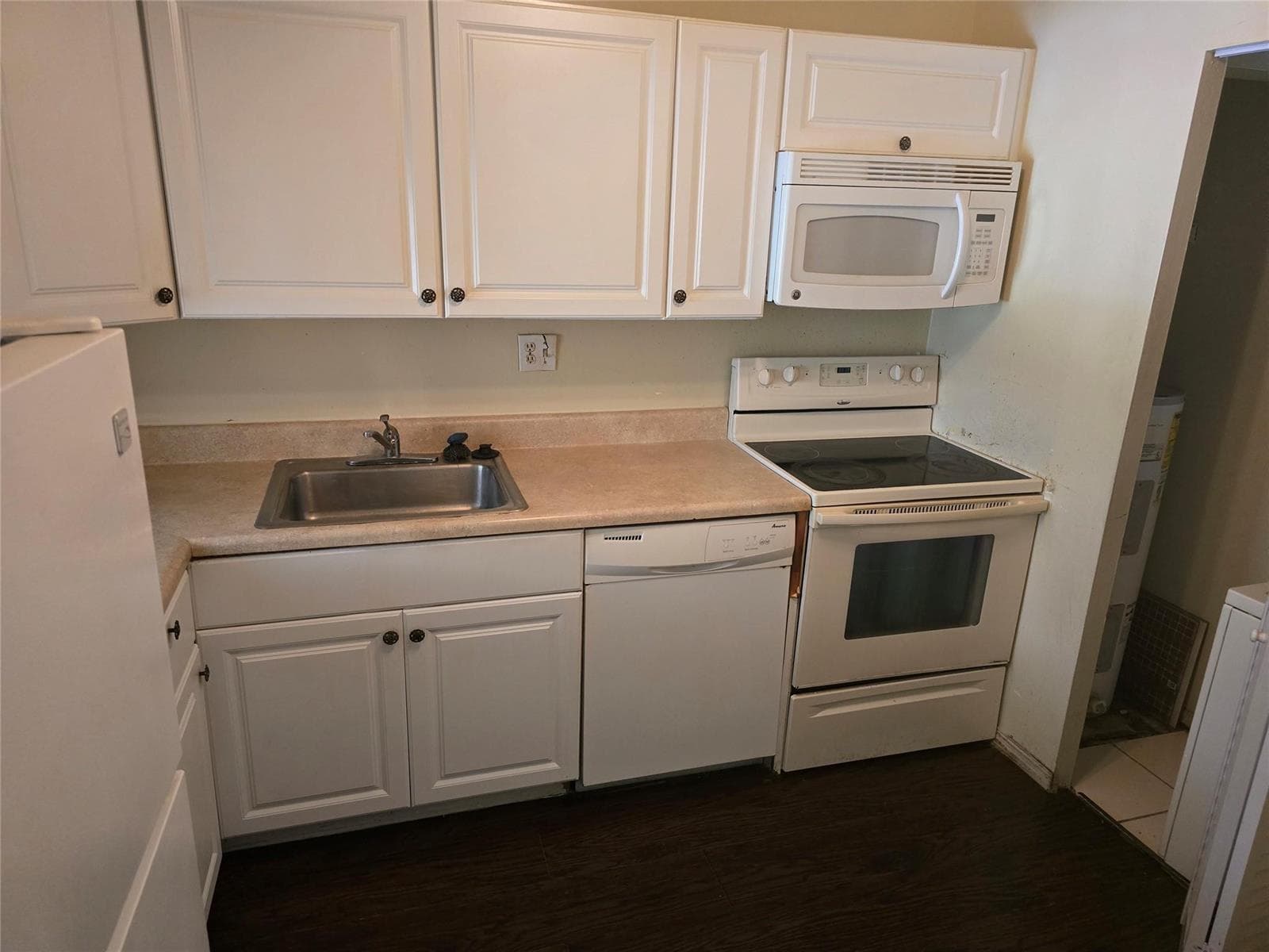 8000 Fairview Drive # 205, Tamarac, FL 33321 photo 4