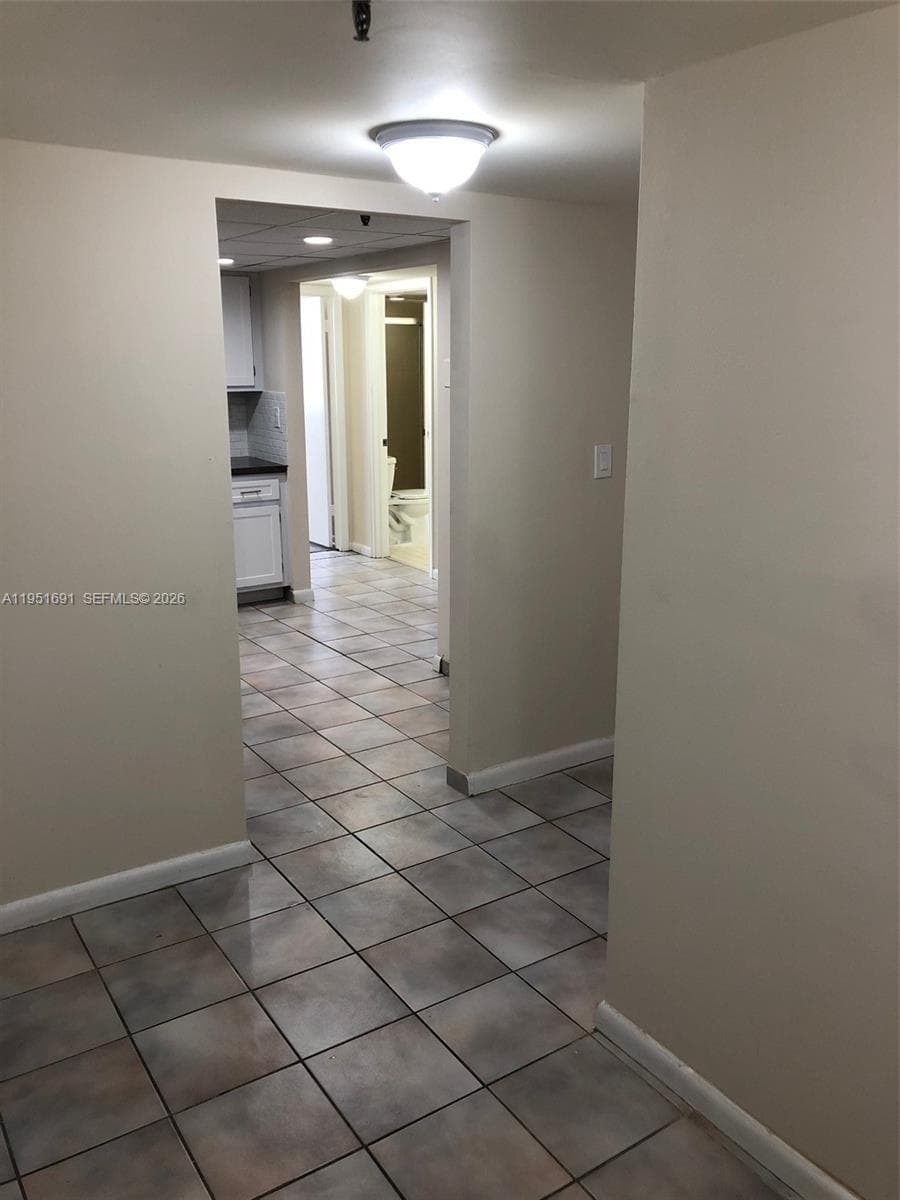 20840 San Simeon Way # 702, Miami, FL 33179 photo 2