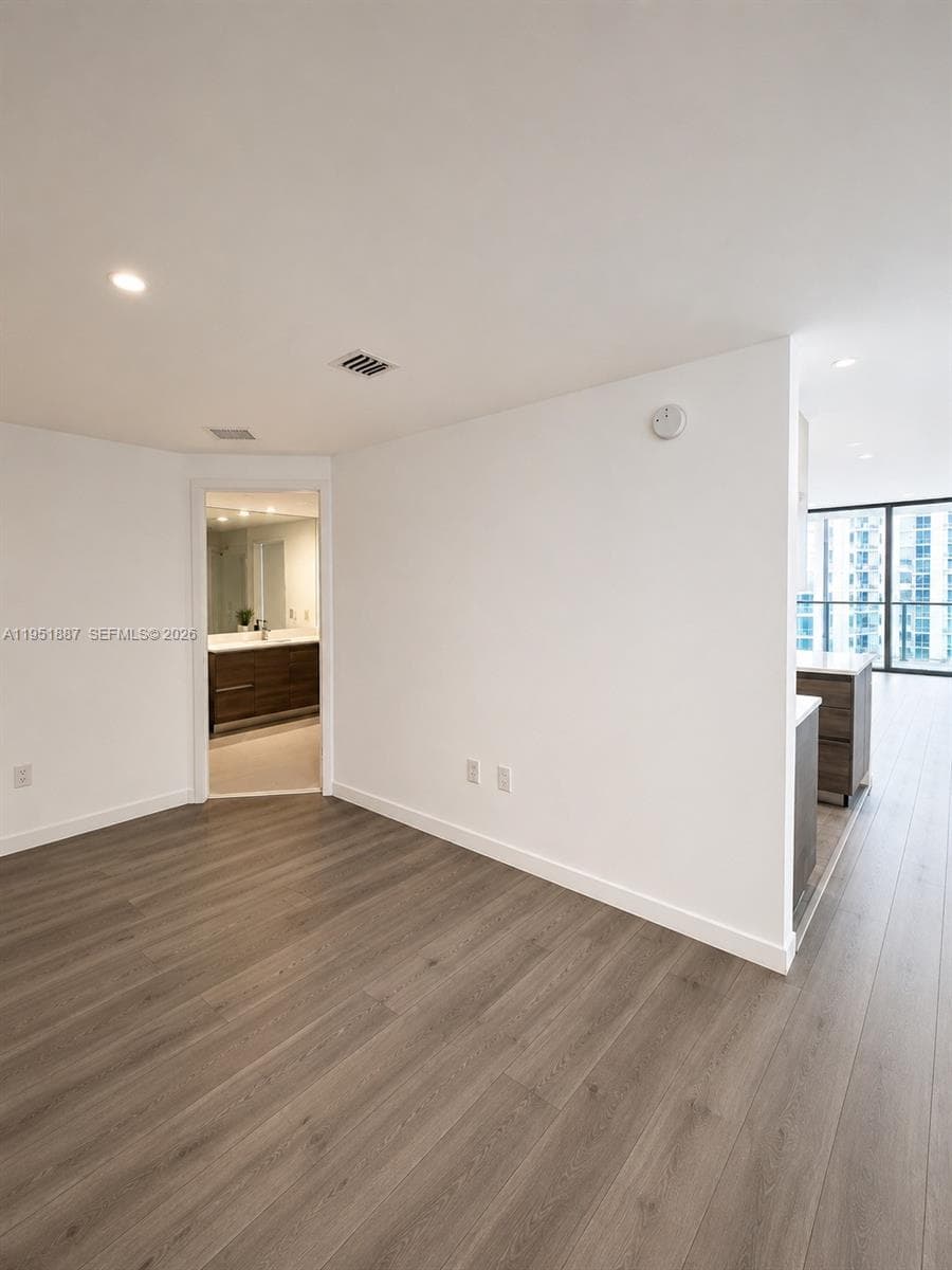 1100 S Miami Ave # 2111, Miami, FL 33130 photo 2